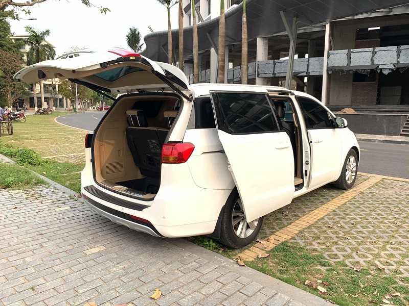 Cho thuê xe KIA Sedona tại Hà Nội 3