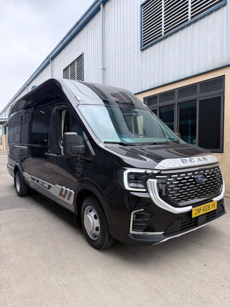 Cho Thuê Xe Dcar Limousine 9 Chỗ Ford Transit