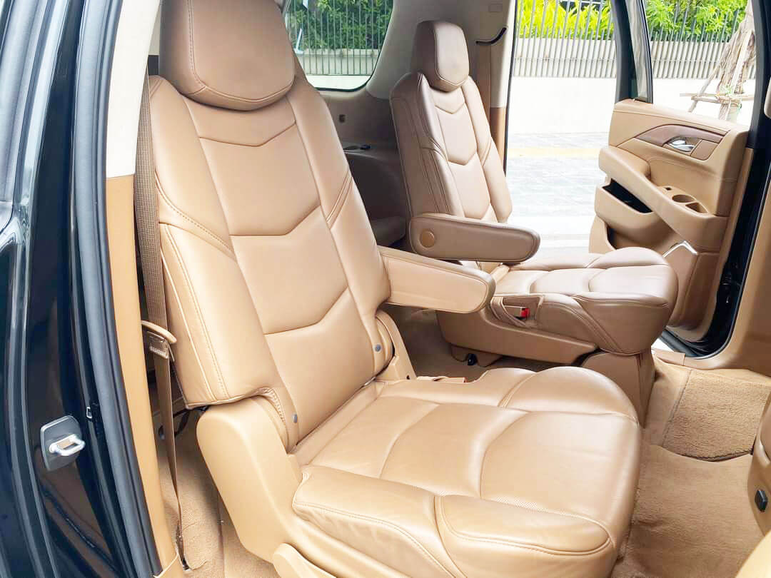 Nội Thất Hàng Ghế Sau Xe Cadilac Escalade