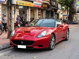 Cho thuê siêu xe Ferrari California