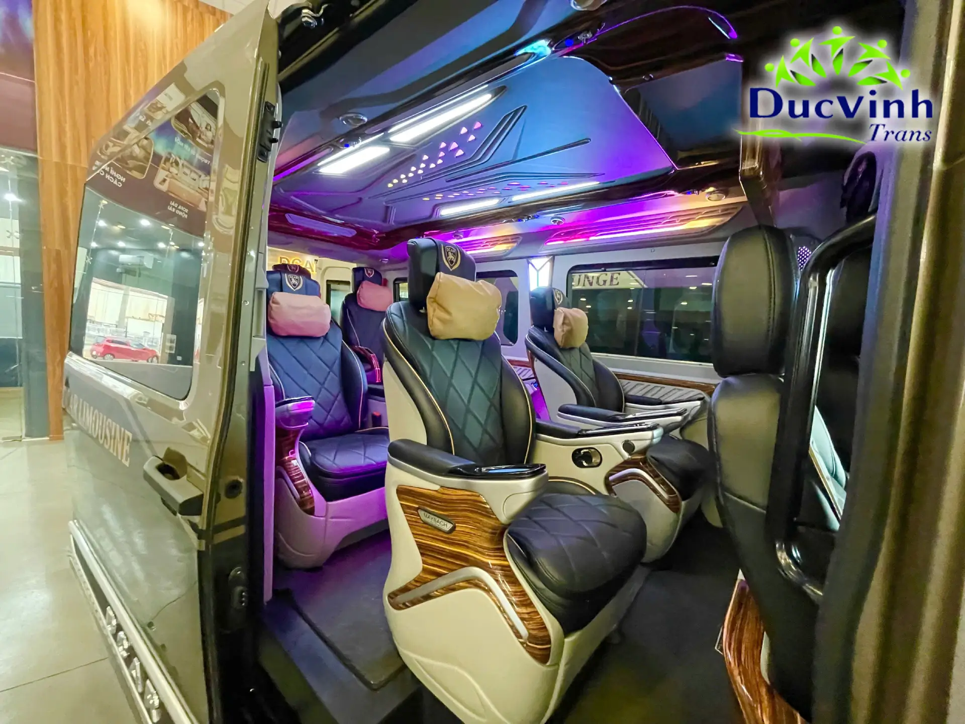 Cho Thuê Xe Dcar Limousine 9 Chỗ Style Maybach
