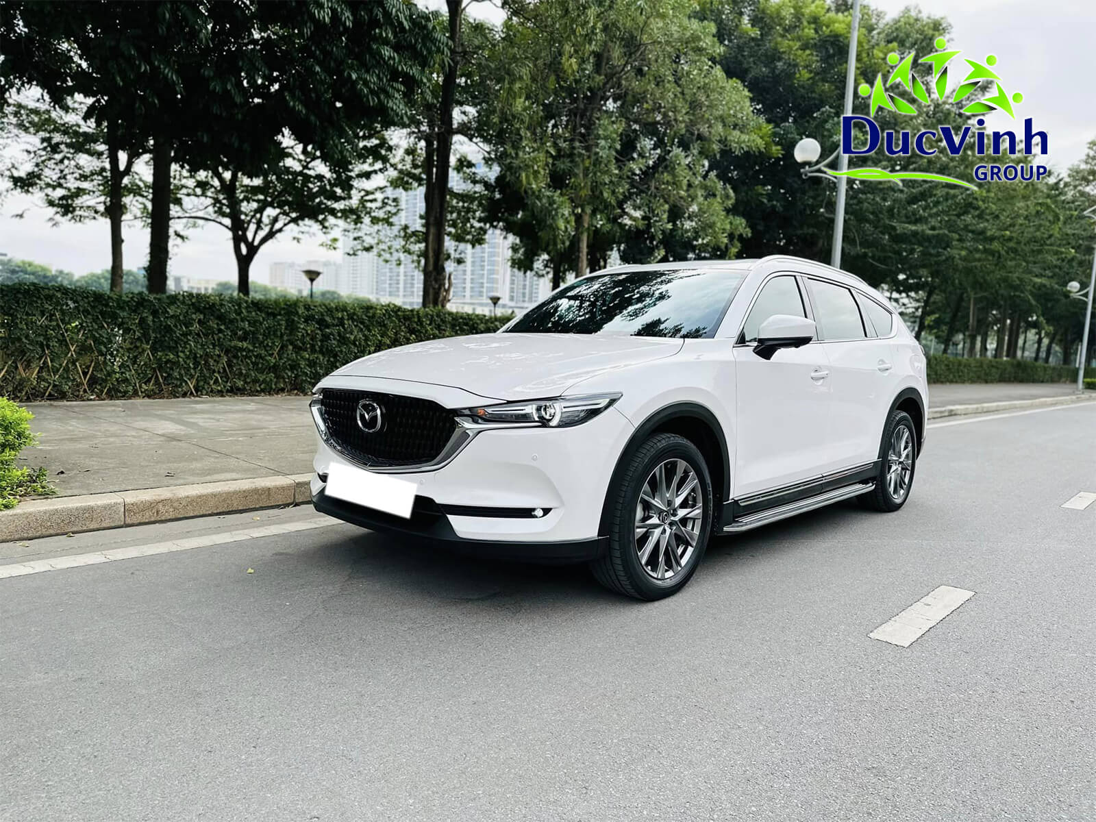 Cho thuê xe Mazda CX8 theo tháng màu trắng