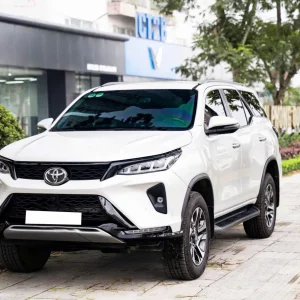 Alternative view of Cho Thuê Xe Toyota Fortuner 7 Chỗ