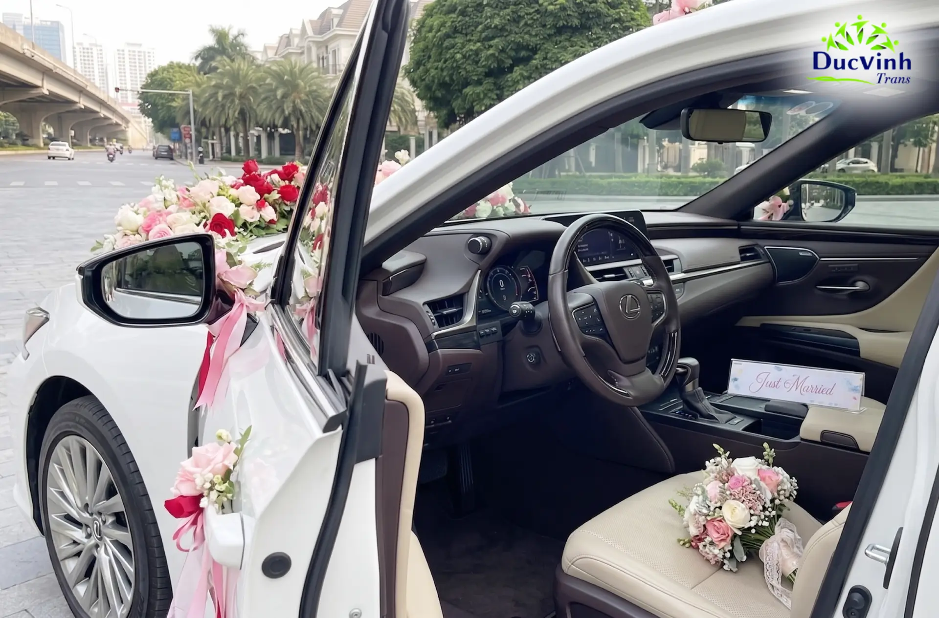 Cho Thuê Xe Cưới Lexus IS Sang Trọng