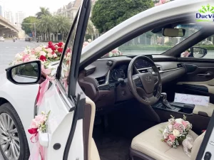 Alternative view of Cho Thuê Xe Cưới Lexus IS Sang Trọng