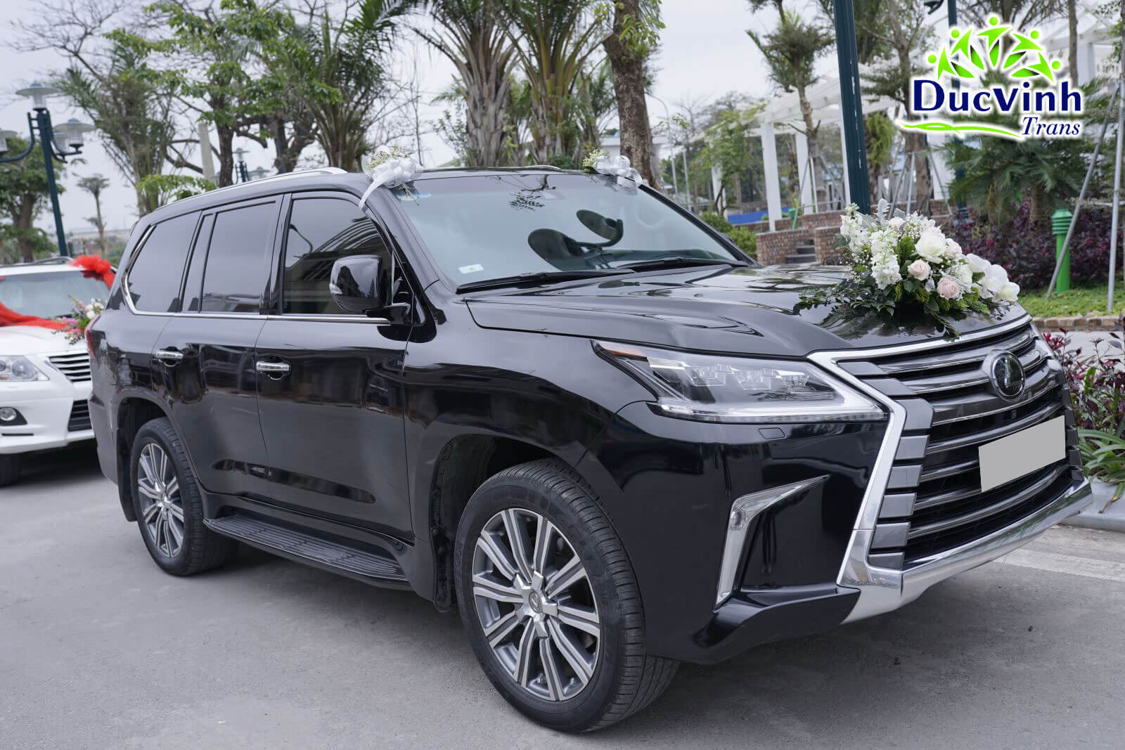 Cho thuê xe sang Lexus LX570 Đen