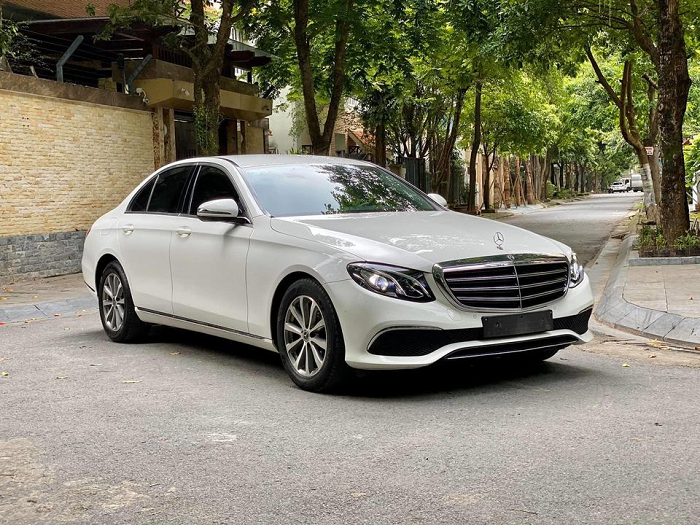 Thuê xe Mercedes C Class