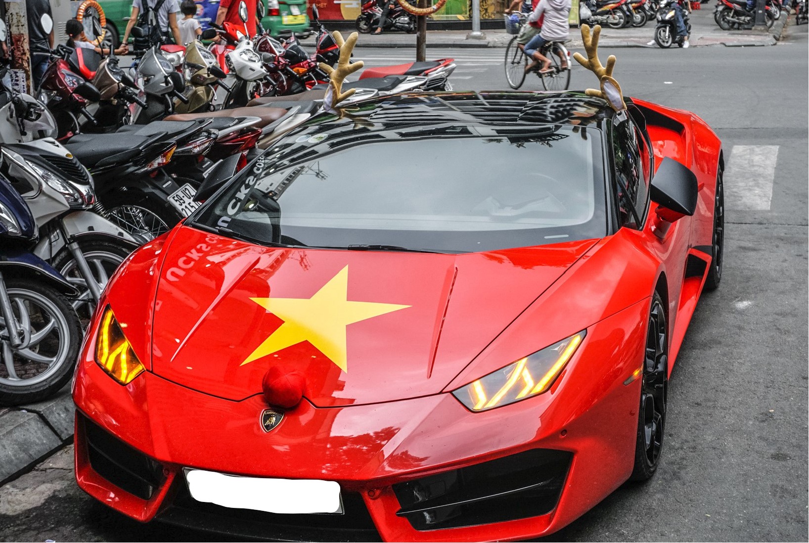 Cho Thuê Siêu Xe Lamborghini Huracan