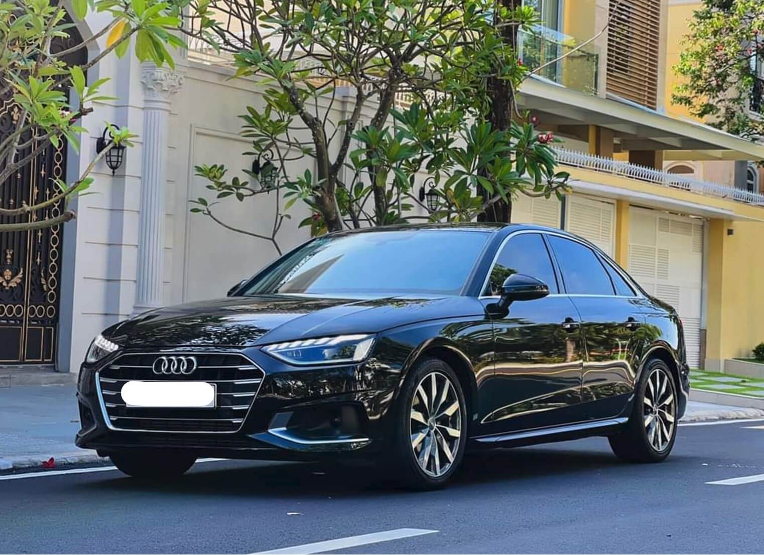 Cho Thuê Xe Audi A4 Hạng Sang