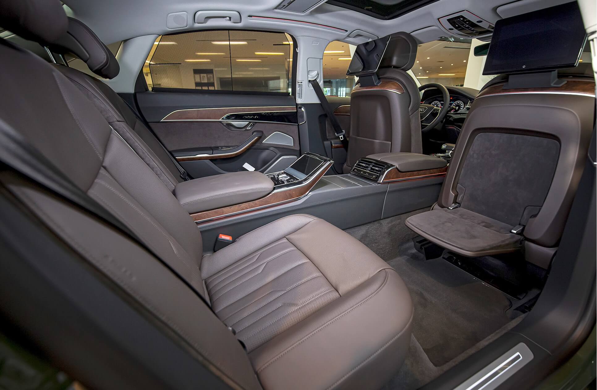 Cho Thuê Xe Audi A8 Hạng Sang