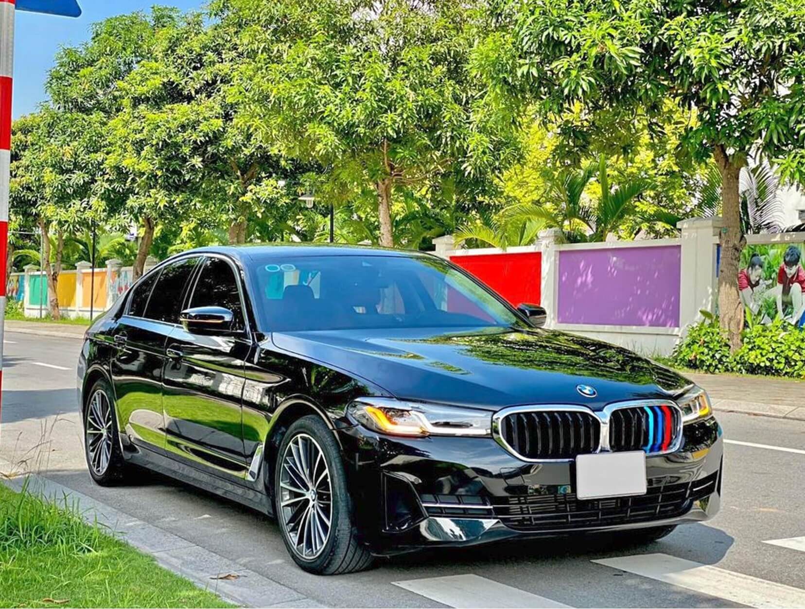 Cho Thuê Xe BMW 520i Hạng Sang