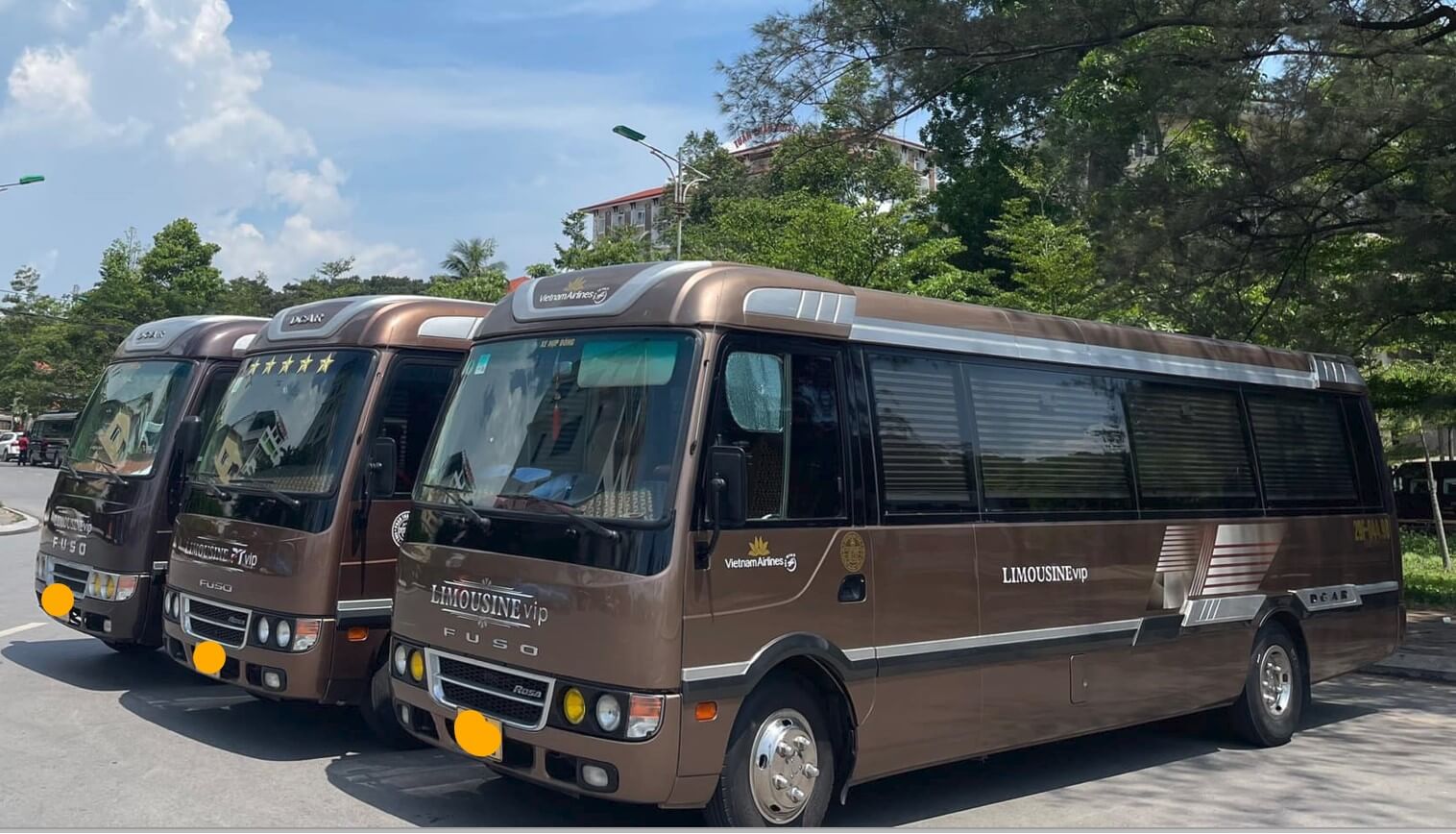 Cho Thuê Xe Dcar Limousine 17 Chỗ Fuso