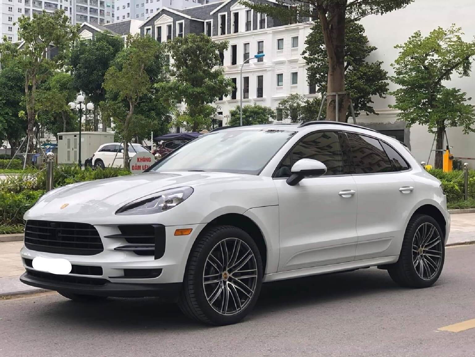 Cho Thuê Xe Porsche Macan Hạng Sang
