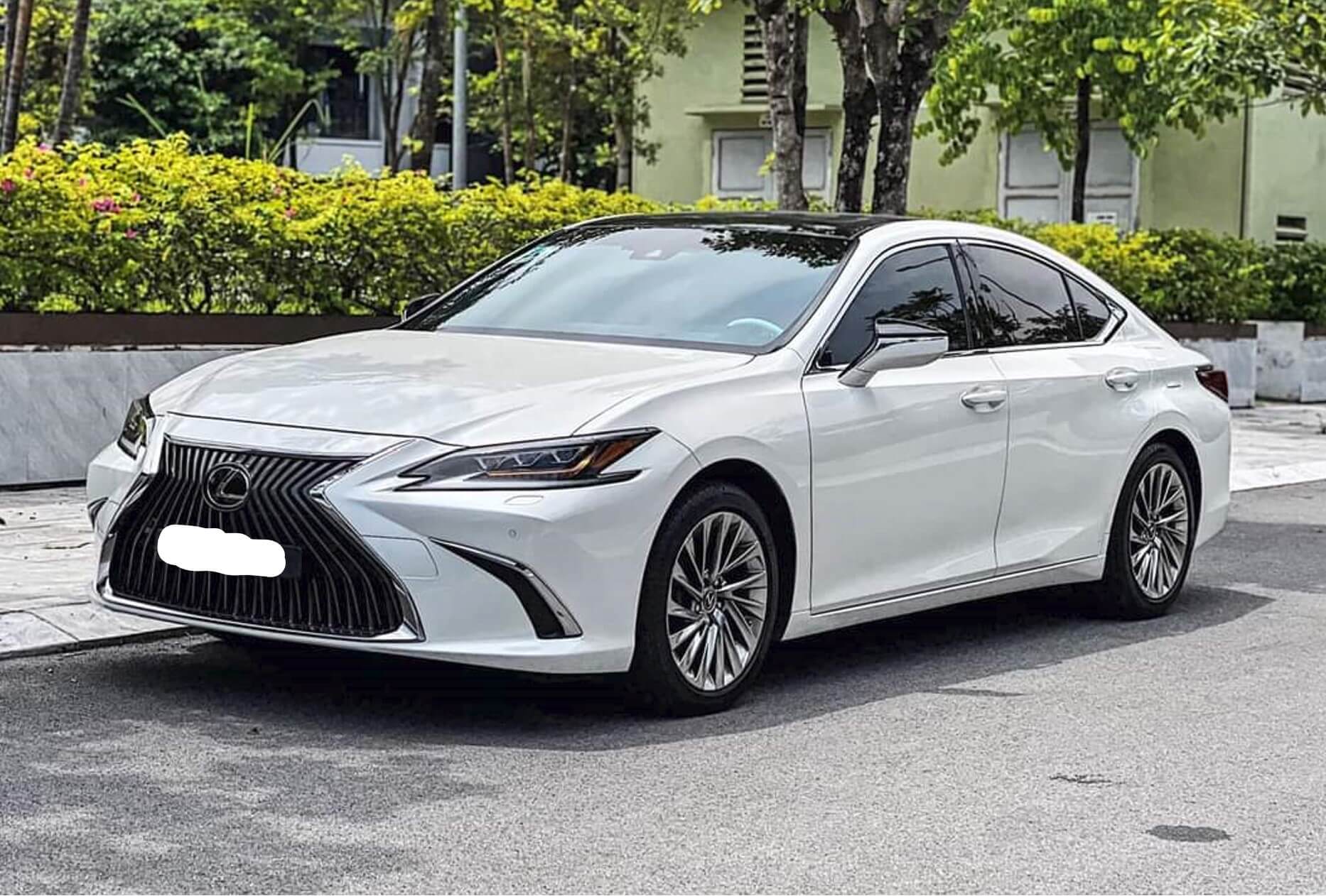 Cho Thuê Xe Lexus ES Hạng Sang