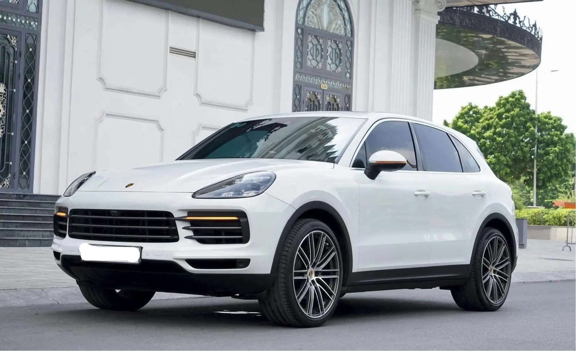 Cho Thuê Xe Porsche Cayenne Hạng Sang