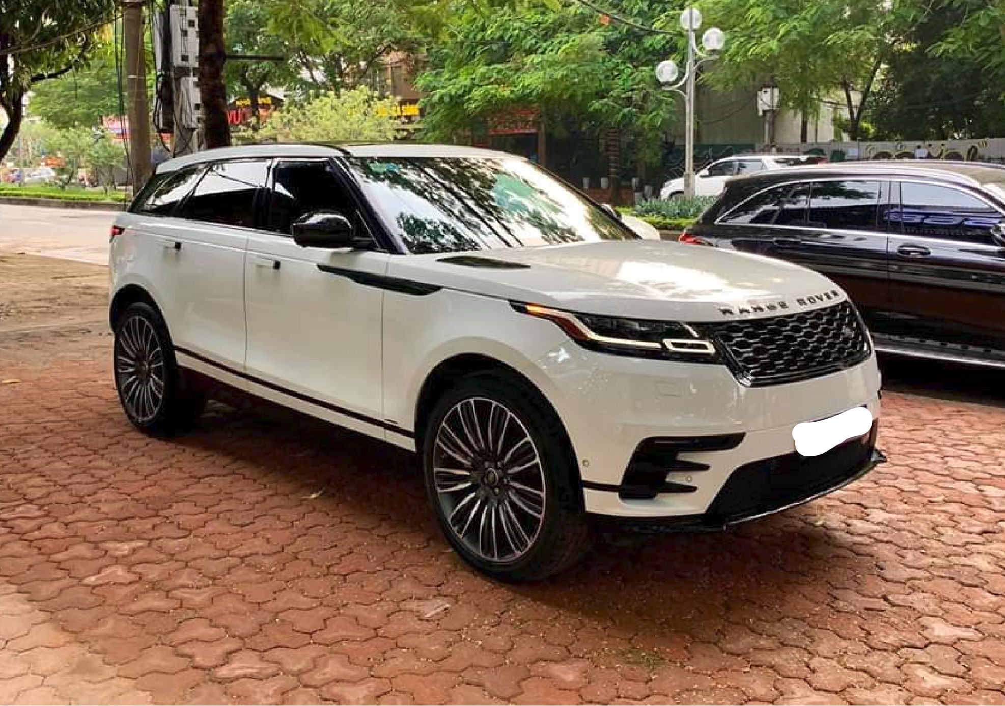 Cho Thuê Xe Range Rover Velar Hạng Sang