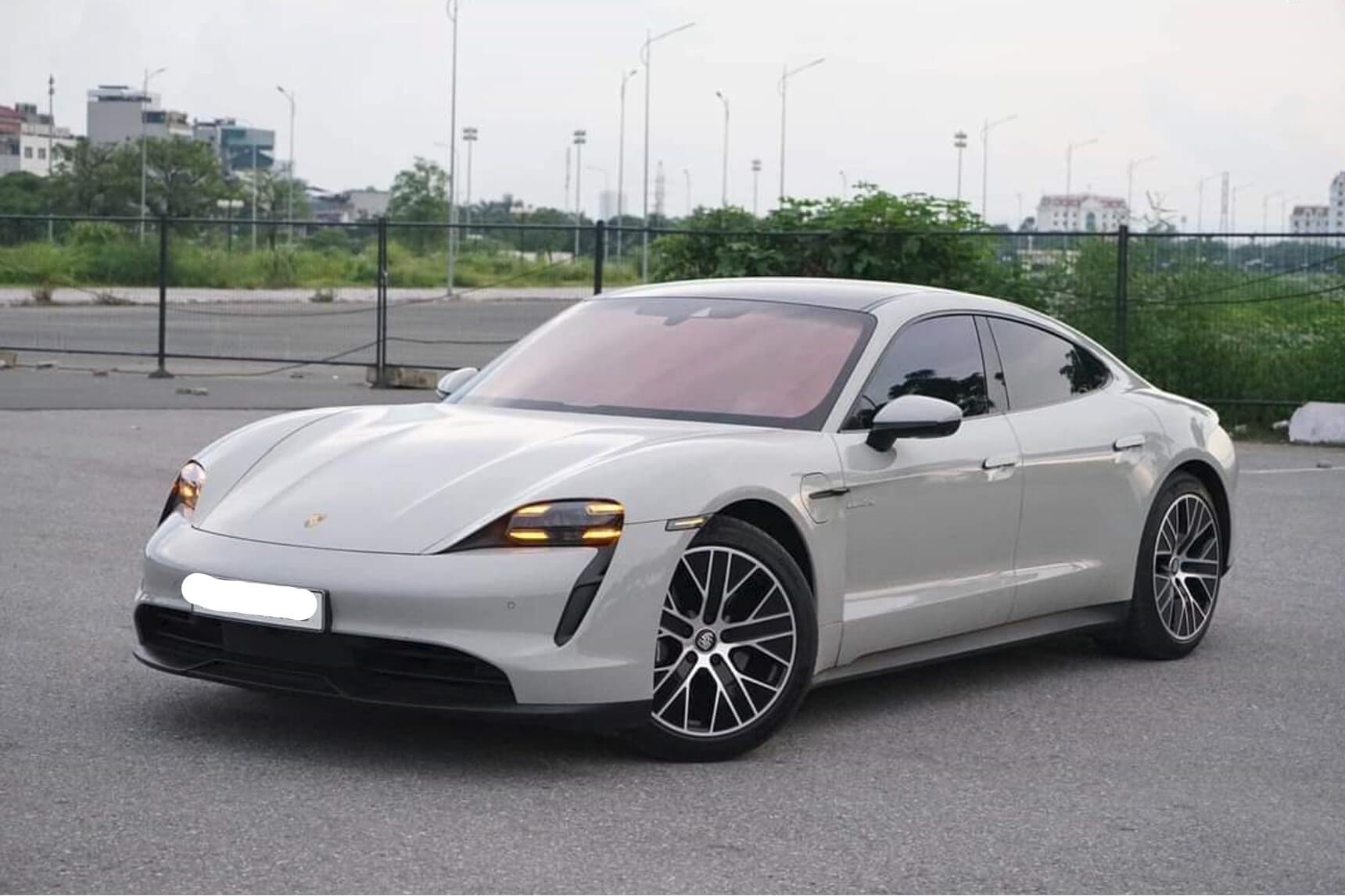 Cho Thuê Xe Porsche Taycan Hạng Sang